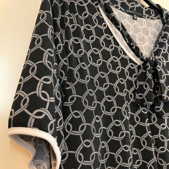 ADRIENNE VITTADINI Top Women's 3X Black White Front Tie Lightweight Blouse - Picture 3 of 6